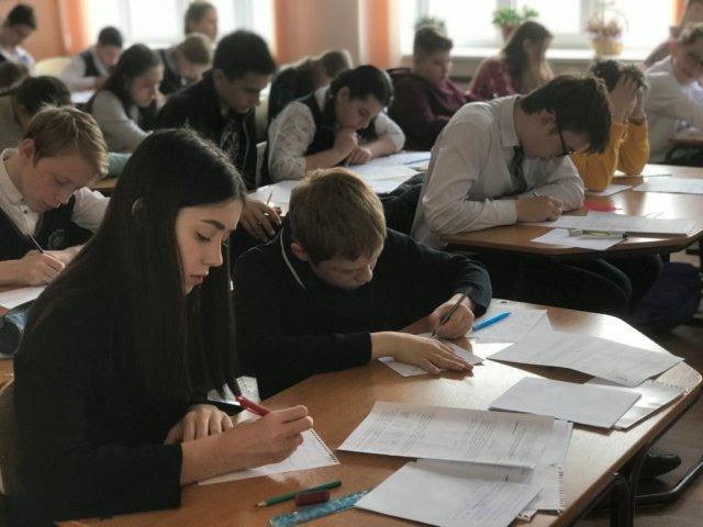 Фото Школьная форма в 2021 году – как одевают детей в элитных гимназиях Новосибирска 2